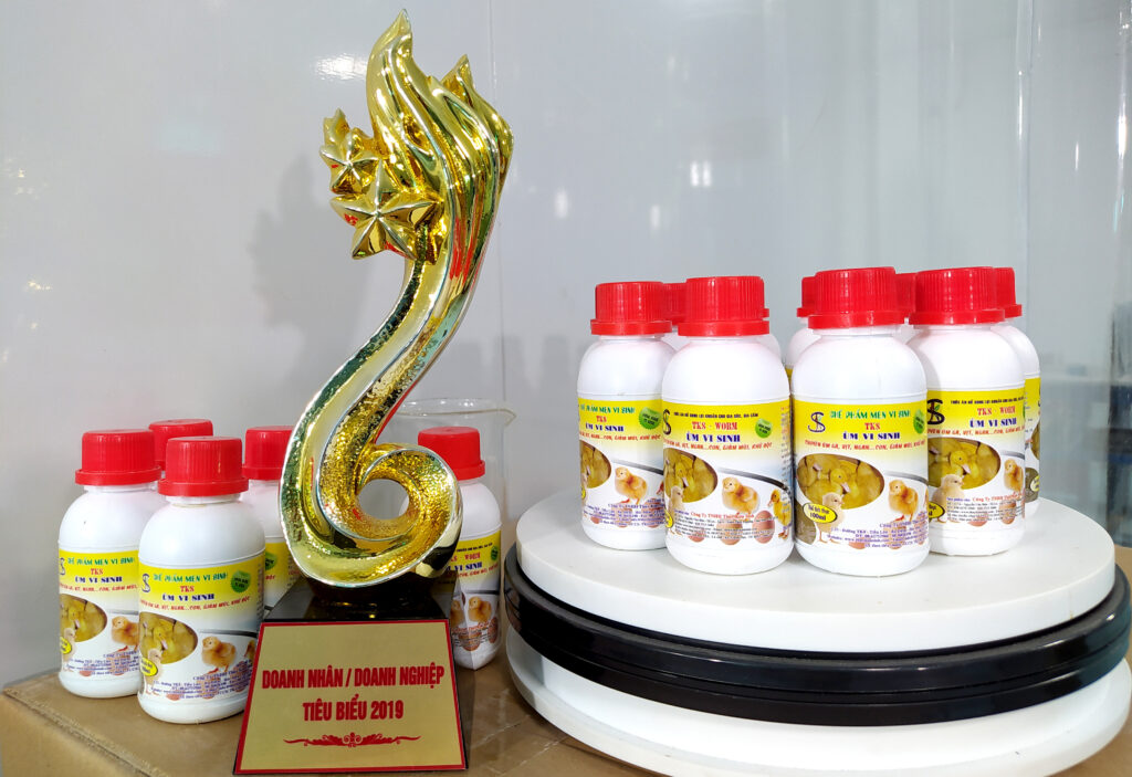Men Vi Sinh Úm Gia Cầm TKS: Khỏe Mạnh, Phòng Bệnh